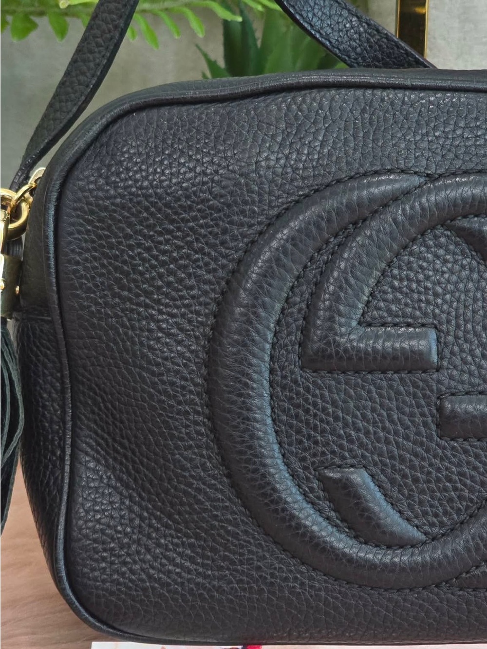 Gucci Black Pebbled Leather Crossbody Bag with Interlocking G - Picture 4 of 16